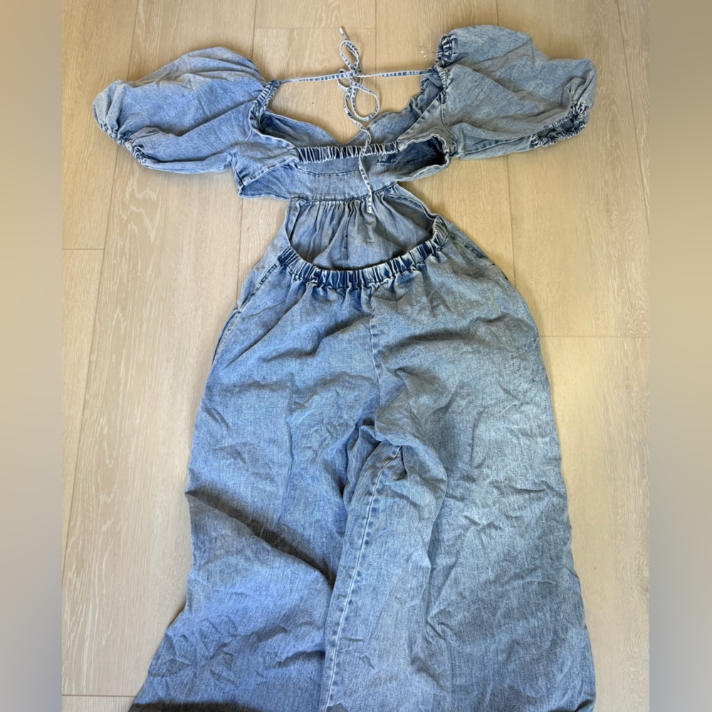 Vici Light Blue Denim Jumpsuit - EUC - Large - CGM Viral - Picture 7 of 11